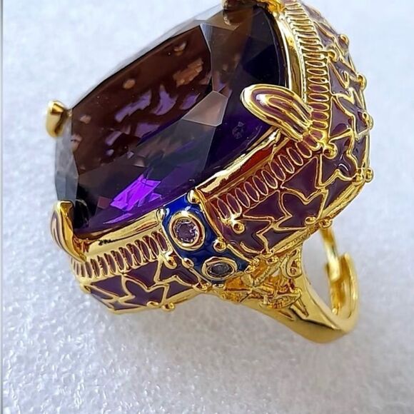 Vintage Inspired Large Amethyst Ring with Gold Detailing - Picture 2 of 5
